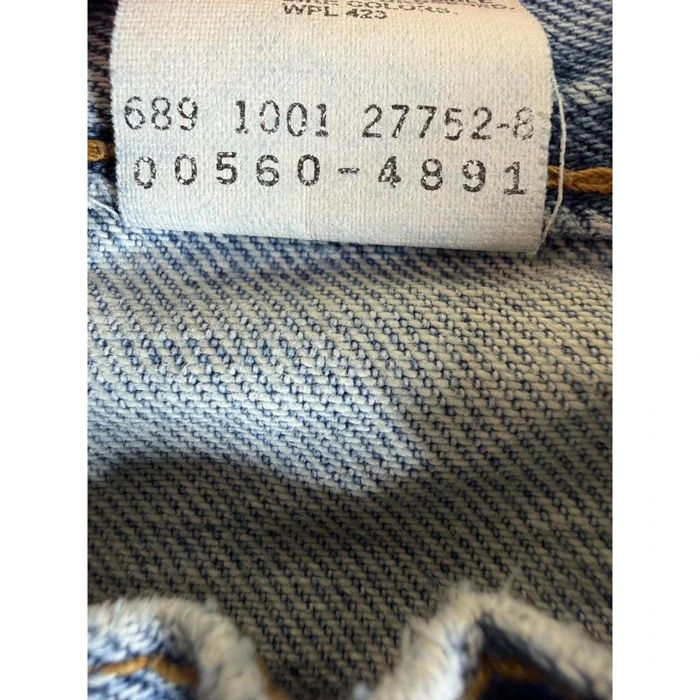 Vtg Levi's 560‎ Loose Taper Jeans W31 L34 Light Wash 90s Distressed Grunge